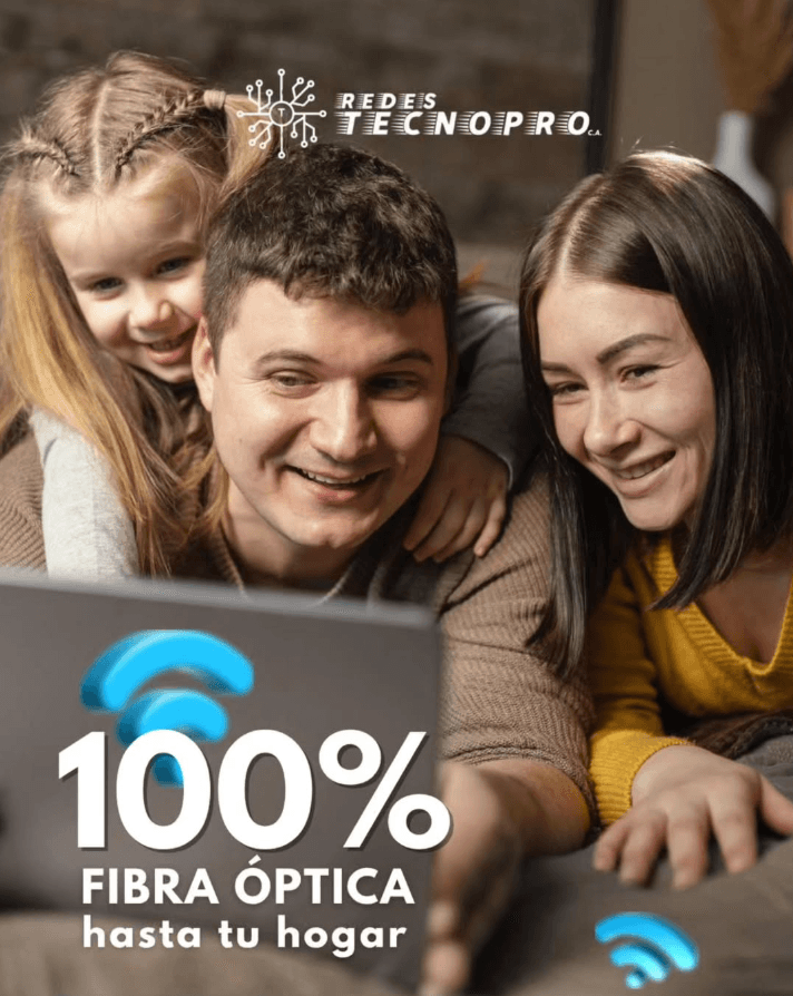 Familia conectada con servicio de fibra optica
